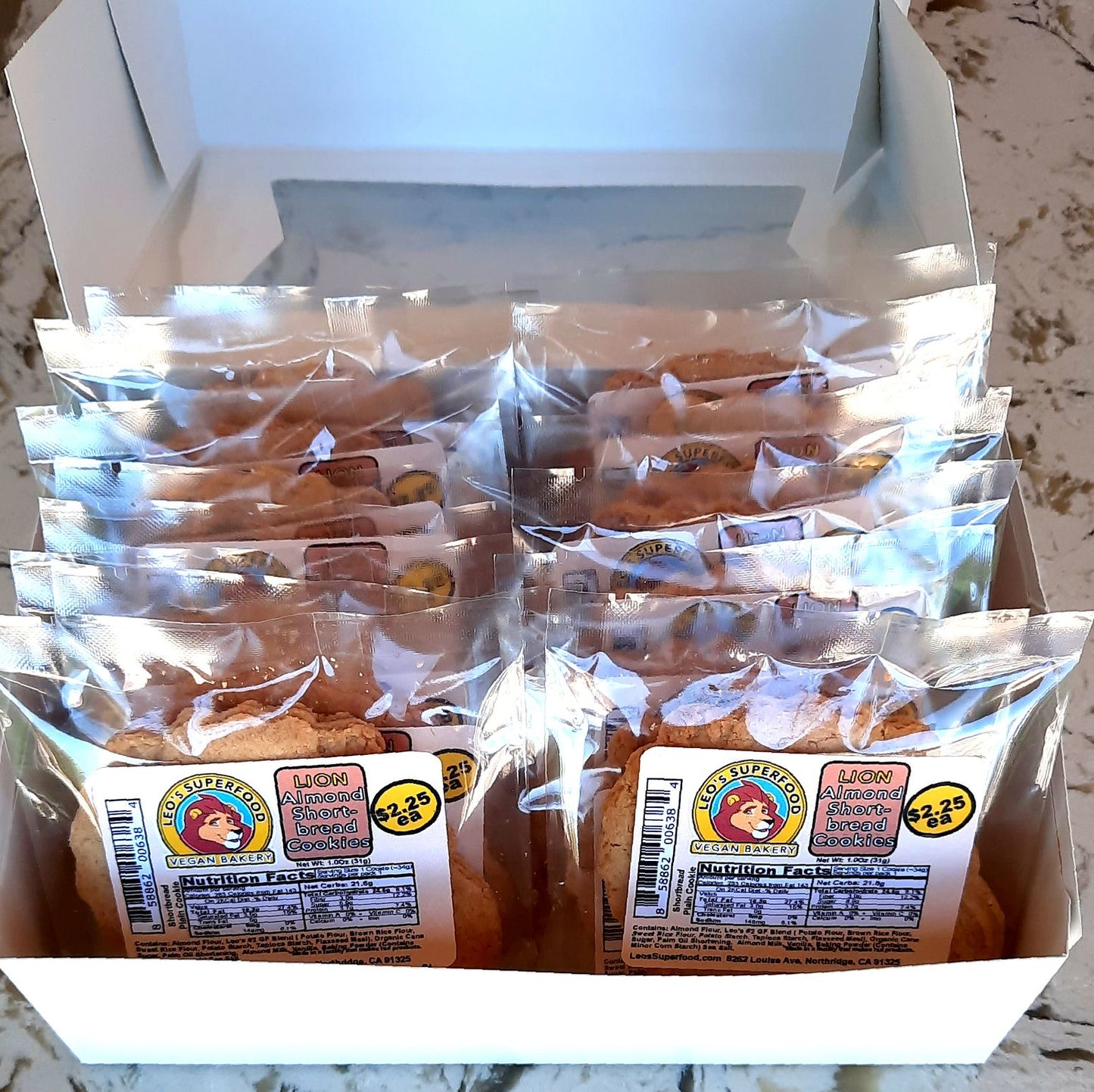 Box of 16 Lion Shaped Chocolate Chip Shortbread Cookies